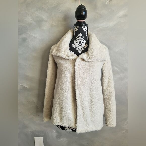 Lululemon Ivivva Sherpa Fleece Jacket Sweater Sz 10 Cream Fuzzy Teddy 2 Snap - Picture 2 of 10